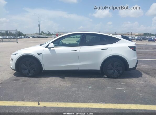7SAYGDED1TF397387 2026 TESLA MODEL Y White Vista interior trasera