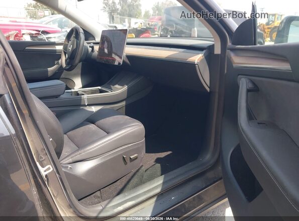 7SAYGDED2RF050630 2024 TESLA MODEL Y Gray Սալոնի դիմացի տեսք