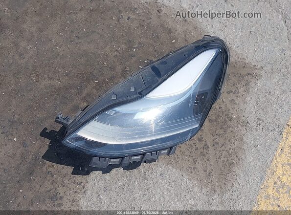 7SAYGDED2RF050630 2024 TESLA MODEL Y Gray Առջևի վահանակի տեսք