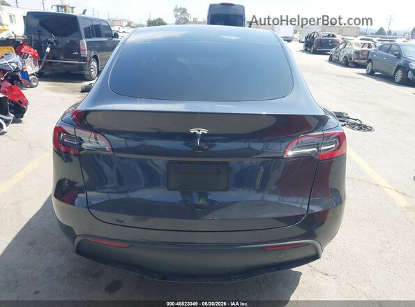 7SAYGDED2RF050630 2024 TESLA MODEL Y Gray 