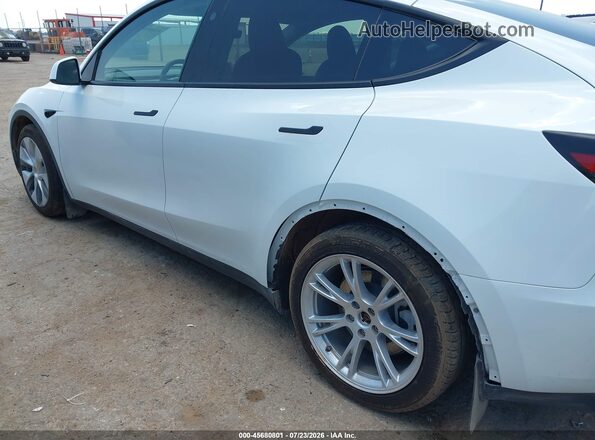 7SAYGDED2RF087175 2024 TESLA MODEL Y White Դիմացի տեսք