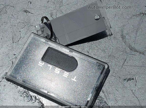 7SAYGDED2RF087175 2024 TESLA MODEL Y White Առջևի վահանակի տեսք