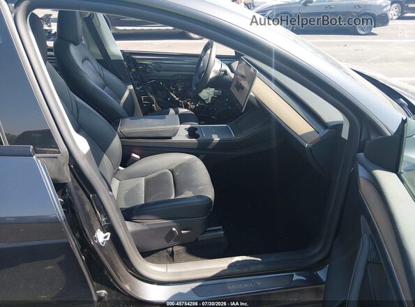 7SAYGDED2RF091906 2024 TESLA MODEL Y Серый Вид салона спереди