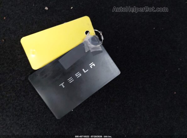 7SAYGDED2RF110387 2024 TESLA MODEL Y Red Առջևի վահանակի տեսք