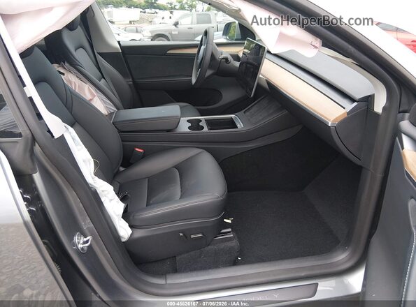 7SAYGDED2SA372543 2025 TESLA MODEL Y Серебряный Вид салона спереди