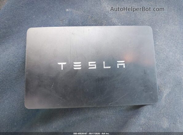 7SAYGDED2SA372543 2025 TESLA MODEL Y Серебряный Вид панели приборов