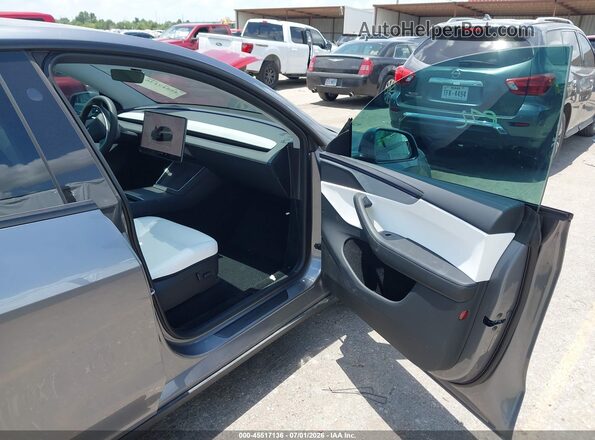 7SAYGDED2TA469095 2026 TESLA MODEL Y Gray Սալոնի դիմացի տեսք