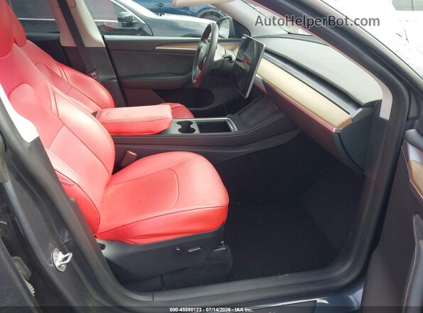 7SAYGDED3PF939871 2023 TESLA MODEL Y Gray Front interior view