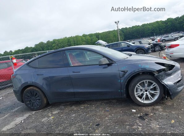 7SAYGDED3PF939871 2023 TESLA MODEL Y Gray 360 interior view