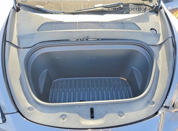 7SAYGDED3PF968917 2023 TESLA MODEL Gray Շարժիչի բաժամունքի տեսք