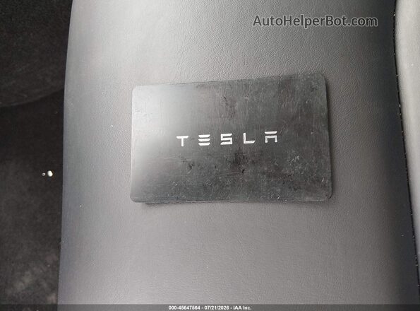 7SAYGDED3SF223481 2025 TESLA MODEL Y Gray Widok deski rozdzielczej