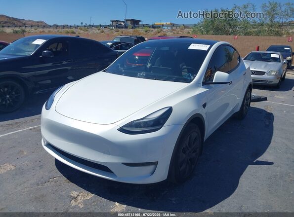 7SAYGDED5RF105281 2024 TESLA MODEL Y White Առջևի ձախ երեք քառորդ տեսարան