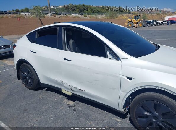 7SAYGDED5RF105281 2024 TESLA MODEL Y White Դիմացի տեսք