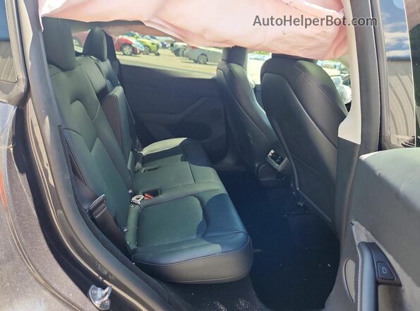 7SAYGDED5SA372181 2025 TESLA MODEL Gray Widok tylnych siedzeń