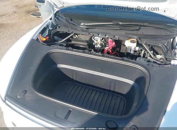 7SAYGDED5TA647663 2026 TESLA MODEL Y White უკანა ხედი