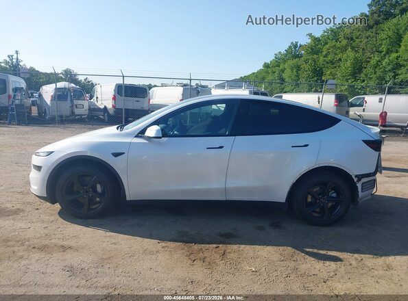 7SAYGDED5TA647663 2026 TESLA MODEL Y White 