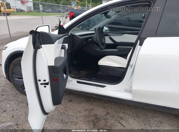 7SAYGDED5TF531026 2026 TESLA MODEL Y White Вид салону спереду