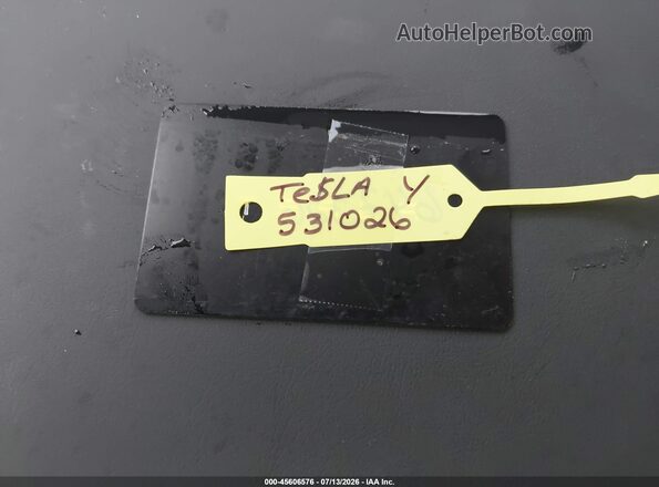 7SAYGDED5TF531026 2026 TESLA MODEL Y White Вид ззаду