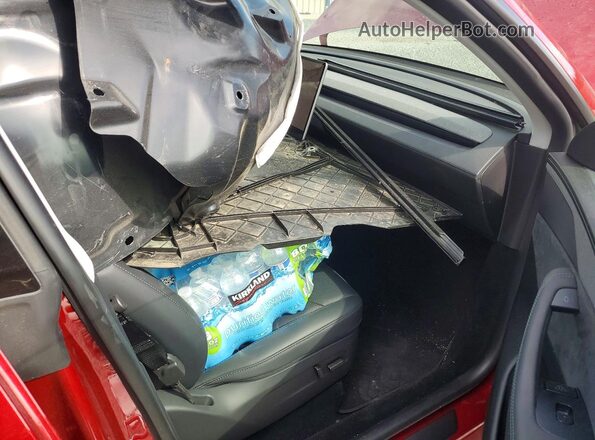 7SAYGDED6TF550829 2026 TESLA MODEL Красный Вид панели приборов