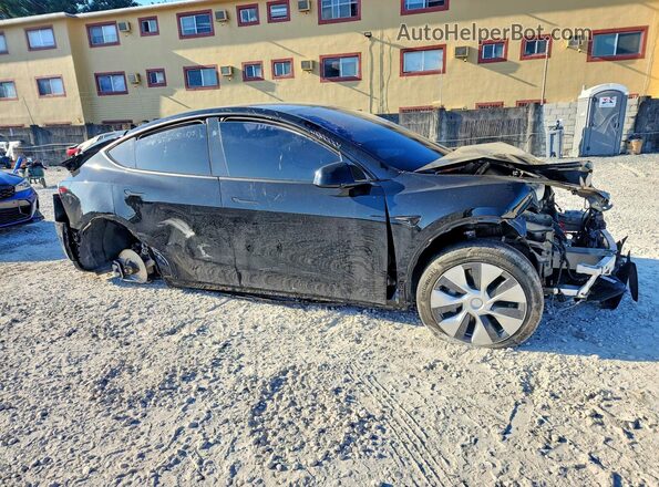 7SAYGDED7RF095045 2024 TESLA MODEL Черный Передняя правая четверть