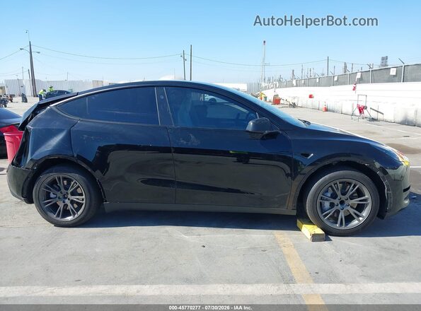 7SAYGDED7SF231017 2025 TESLA MODEL Y Black Widok wnętrza z tyłu