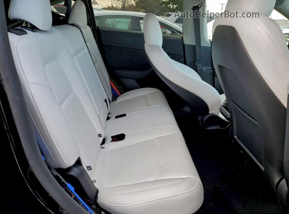 7SAYGDED8RF230355 2024 TESLA MODEL Black უკანა სავარძლების ხედი