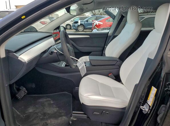 7SAYGDED8RF230355 2024 TESLA MODEL Black წინა სალონის ხედი