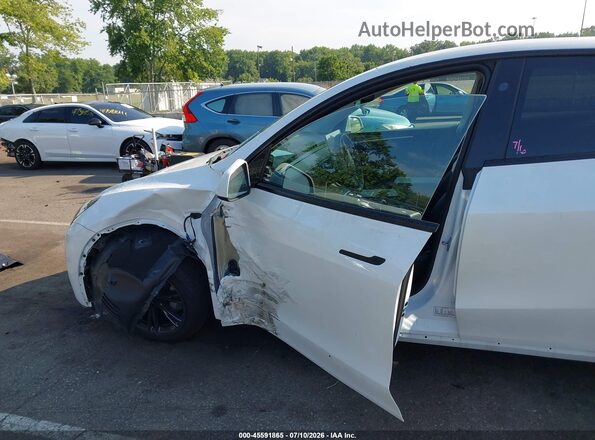 7SAYGDED8SF226134 2025 TESLA MODEL Y White Vista frontal