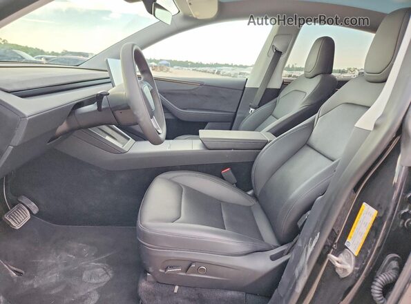 7SAYGDED8TA454679 2026 TESLA MODEL Black Front interior view
