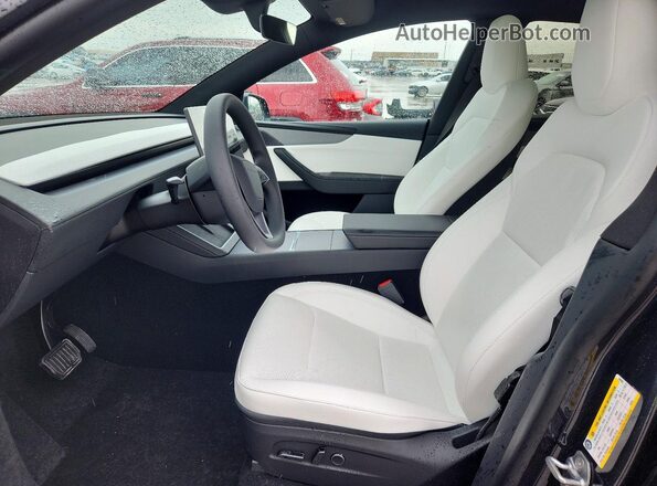7SAYGDED8TA684593 2026 TESLA MODEL Gray Vista interior delantera