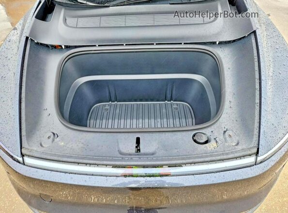 7SAYGDED8TA684593 2026 TESLA MODEL Gray Vista del compartimento del motor