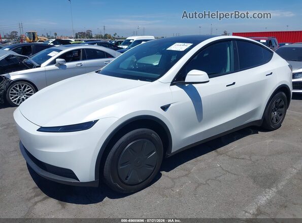 7SAYGDED8TA705815 2026 TESLA MODEL Y White წინა მარცხენა ხედი სამი მეოთხედიდან