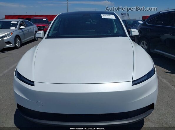 7SAYGDED8TA705815 2026 TESLA MODEL Y White ხელსაწყოთა პანელის ხედი