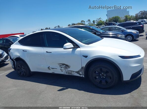 7SAYGDED8TA705815 2026 TESLA MODEL Y White უკანა სალონის ხედი