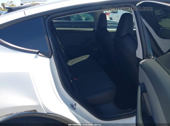 7SAYGDED8TA705815 2026 TESLA MODEL Y White VIN კოდის სტიკერის ხედი