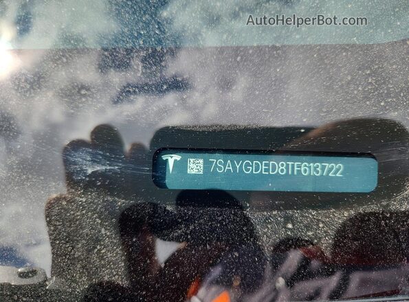 7SAYGDED8TF613722 2026 TESLA MODEL Red Widok naklejki z numerem VIN