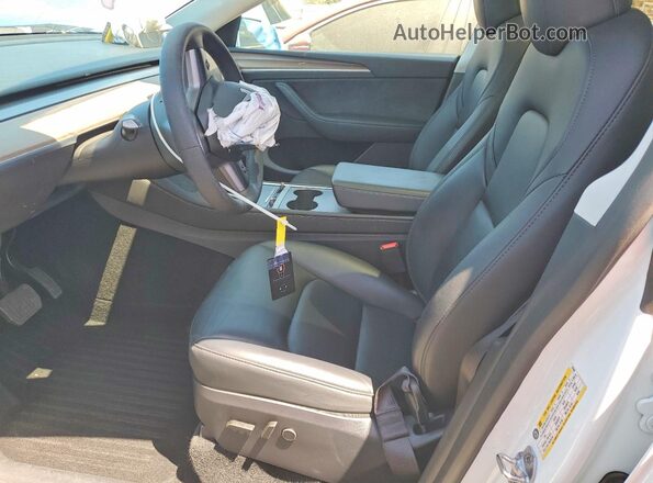 7SAYGDED9RF197687 2024 TESLA MODEL White წინა სალონის ხედი