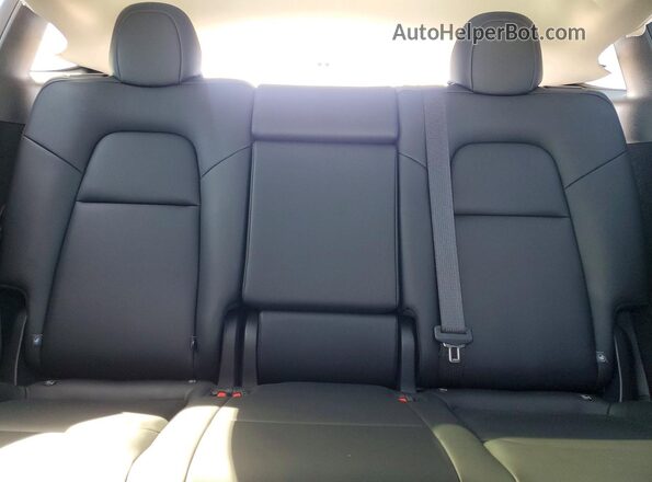 7SAYGDED9RF197687 2024 TESLA MODEL White უკანა სავარძლების ხედი