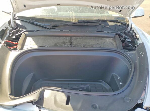 7SAYGDED9RF197687 2024 TESLA MODEL White ძრავის განყოფილების ხედი