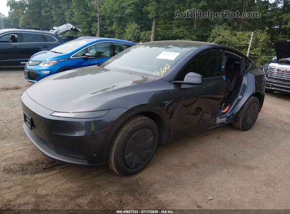 7SAYGDED9TA590951 2026 TESLA MODEL Y Gray Առջևի ձախ երեք քառորդ տեսարան