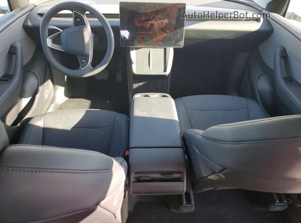 7SAYGDED9TA596877 2026 TESLA MODEL White წინა პანელის ხედი