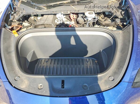 7SAYGDEDXPF960507 2023 TESLA MODEL Blue ძრავის განყოფილების ხედი