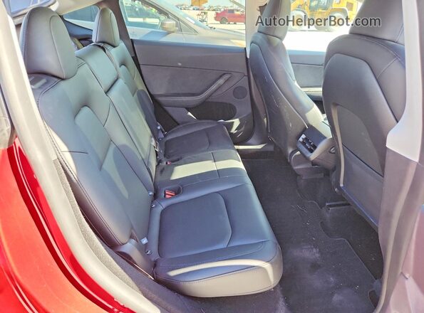 7SAYGDEDXRA319020 2024 TESLA MODEL Red Vista de los asientos traseros