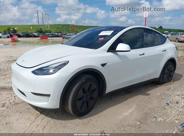 7SAYGDEDXRF097291 2024 TESLA MODEL Y White Առջևի ձախ երեք քառորդ տեսարան