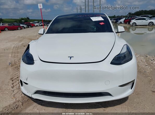 7SAYGDEDXRF097291 2024 TESLA MODEL Y White Առջևի վահանակի տեսք