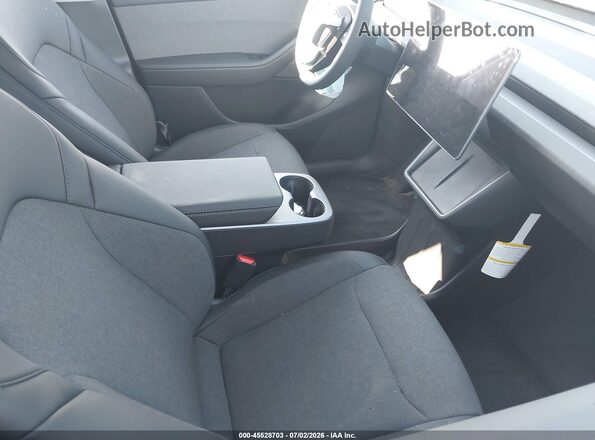 7SAYGDEDXTA602394 2026 TESLA MODEL Y Серый Вид салона спереди