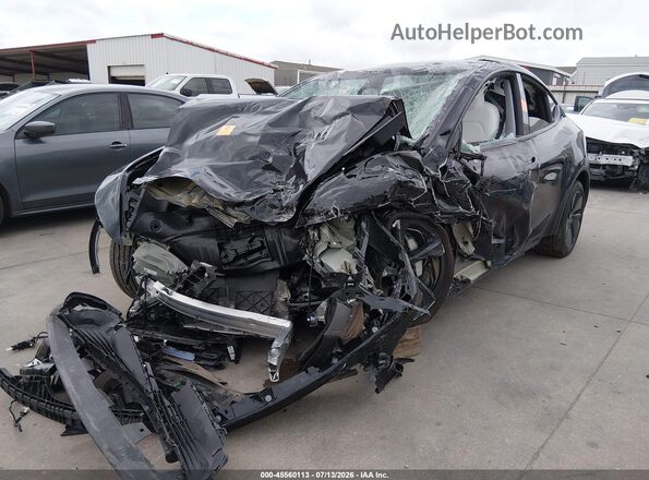 7SAYGDEDXTA611175 2026 TESLA MODEL Y Черный Передняя левая четверть