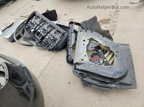 7SAYGDEE0NF426518 2022 TESLA MODEL Black Vista del compartimento del motor