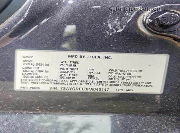 7SAYGDEE0PA040147 2023 TESLA MODEL Gray Vista del compartimento del motor