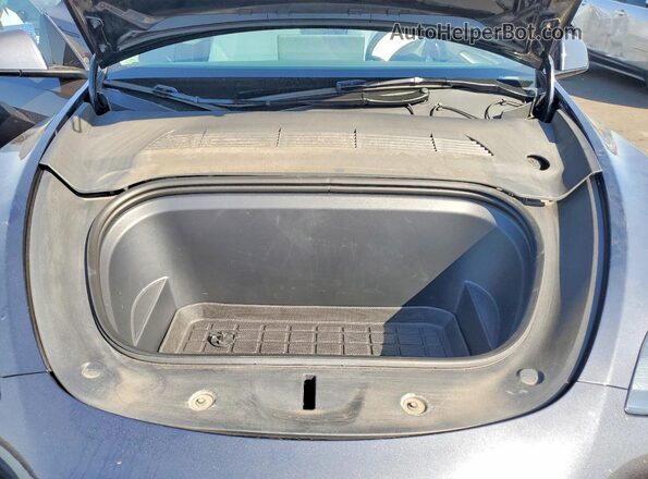 7SAYGDEE0RA223647 2024 TESLA MODEL Серый Вид подкапотного пространства